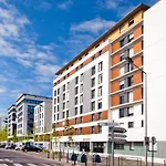 Apart Otel Sejours & Affaires Atrium