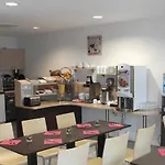 昂热美好假期中庭公寓式酒店 公寓式酒店 3*