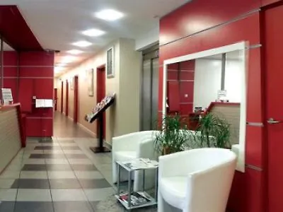 昂热美好假期中庭公寓式酒店