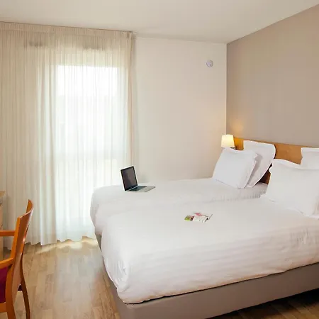 Апарт-готель Sejours & Affaires Atrium Анже