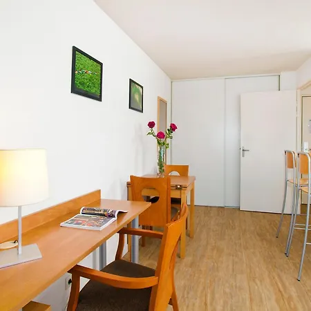 Апарт-готель Sejours & Affaires Atrium 3*