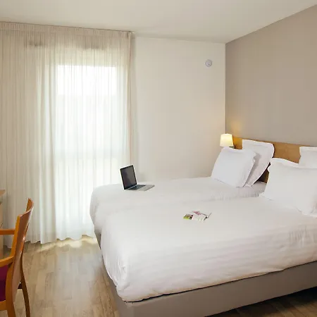 昂热美好假期中庭公寓式酒店 昂热