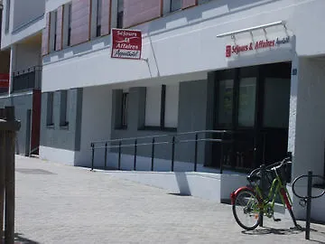 Sejours & Affaires Atrium מלון דירות