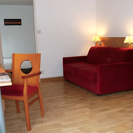 Sejours & Affaires Atrium 3* אנז'ה