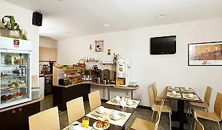 Sejours & Affaires Atrium אנז'ה