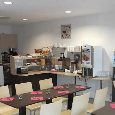 昂热美好假期中庭公寓式酒店 公寓式酒店 3*