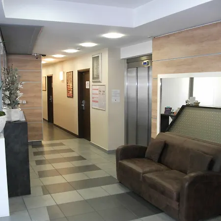 Sejours & Affaires Atrium מלון דירות 3*