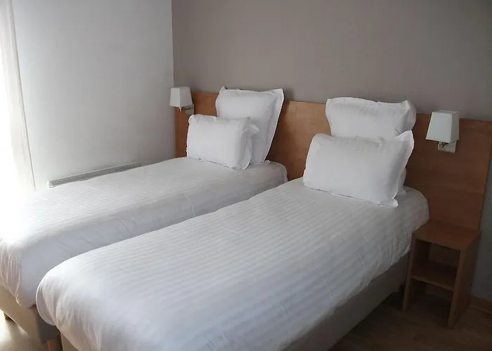 Sejours & Affaires Atrium 3* Ανζέρ