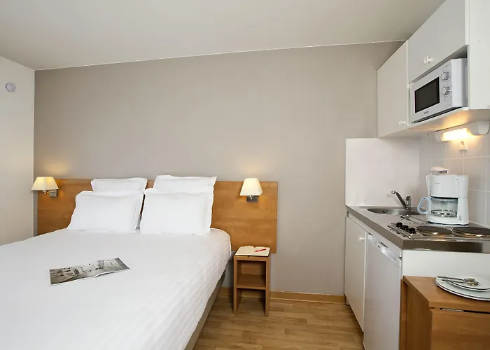 昂热美好假期中庭公寓式酒店