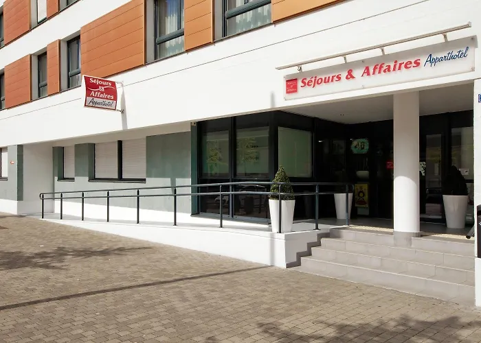 Sejours & Affaires Atrium מלון דירות 3*