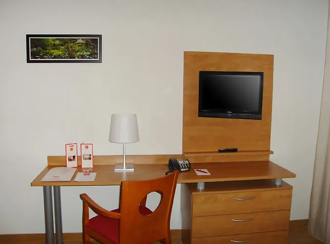 Sejours & Affaires Atrium 3* Ανζέρ